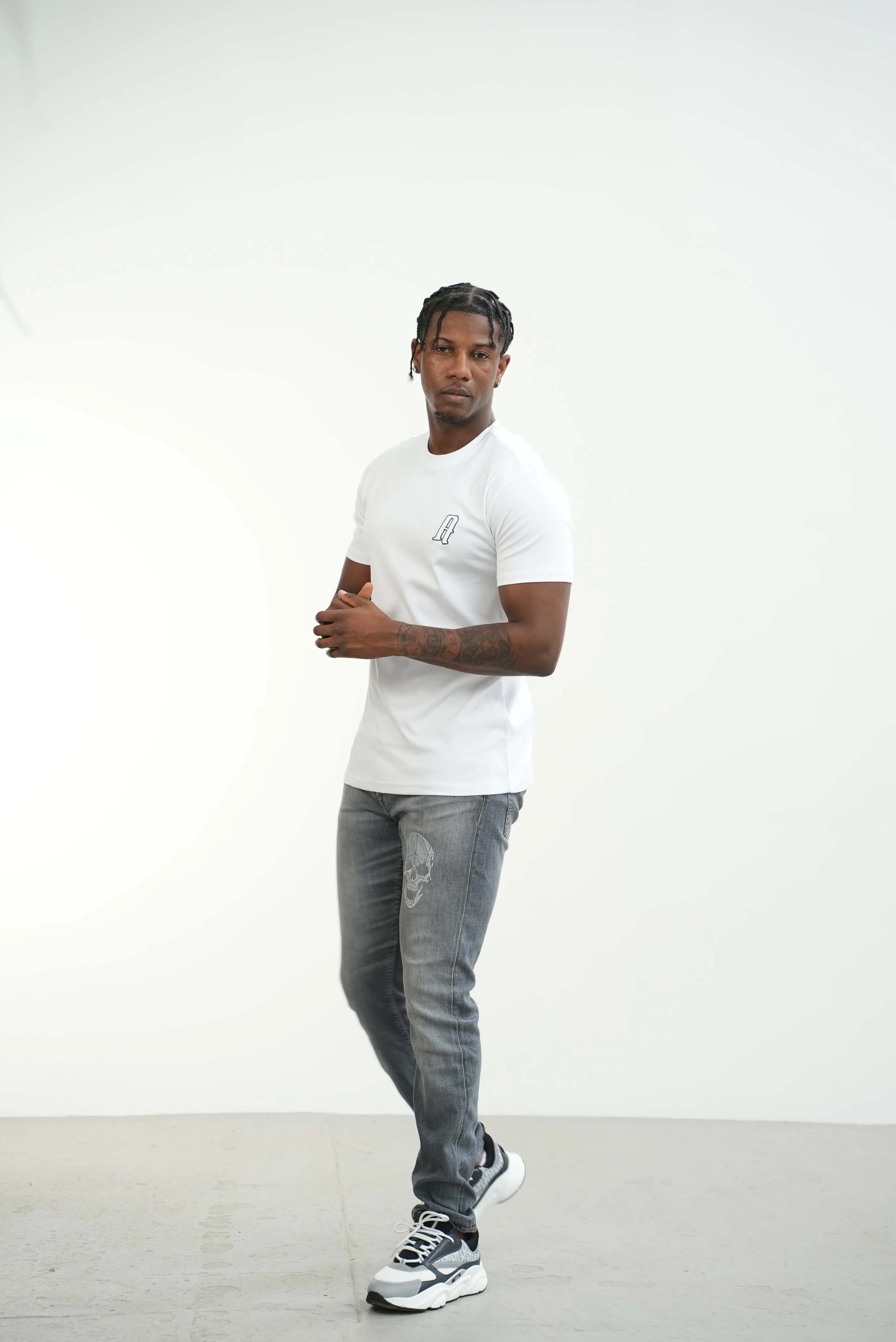 Amico embroidery luxury Tee White - Image 5