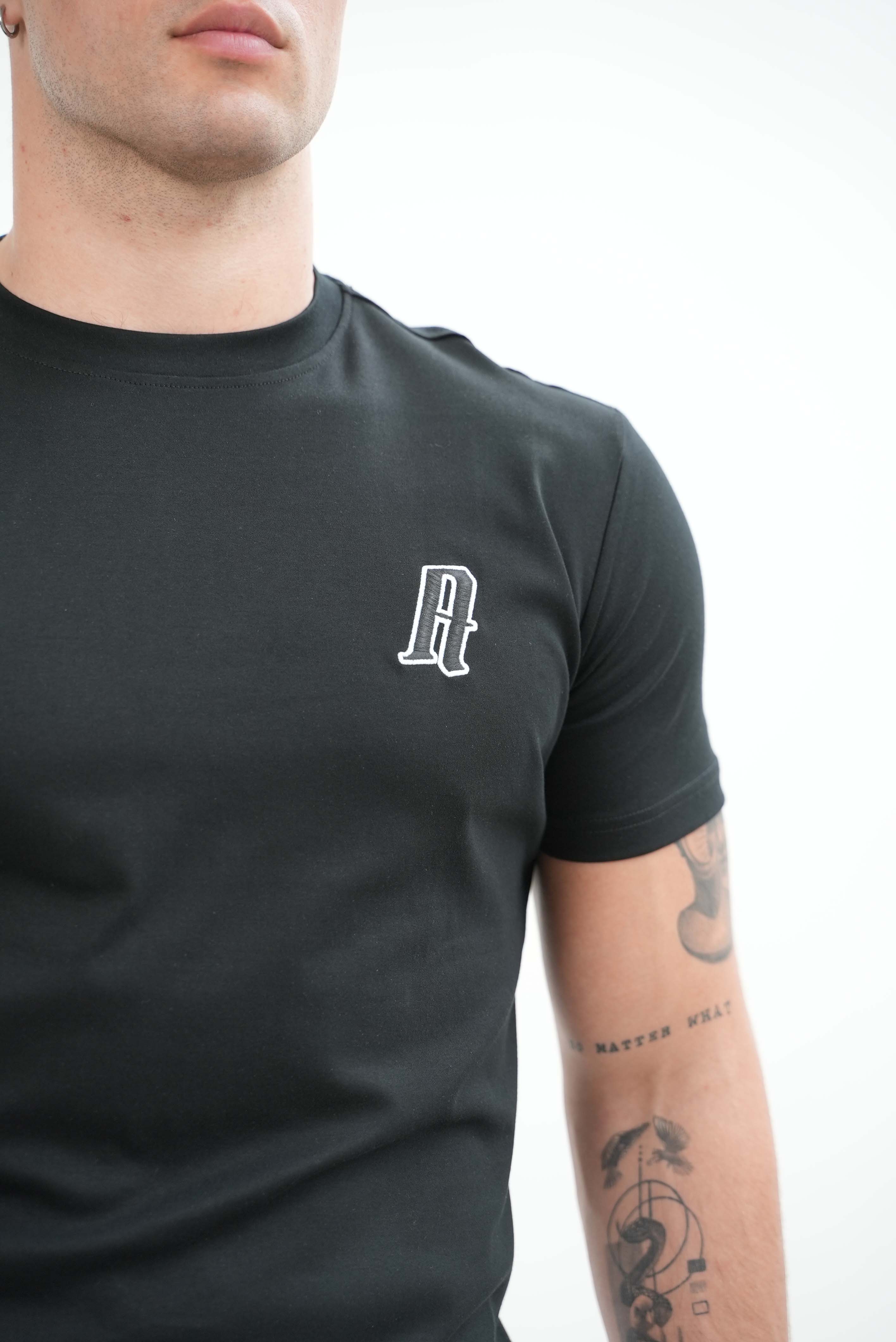 Amico embroidery luxury Tee Black - Image 6