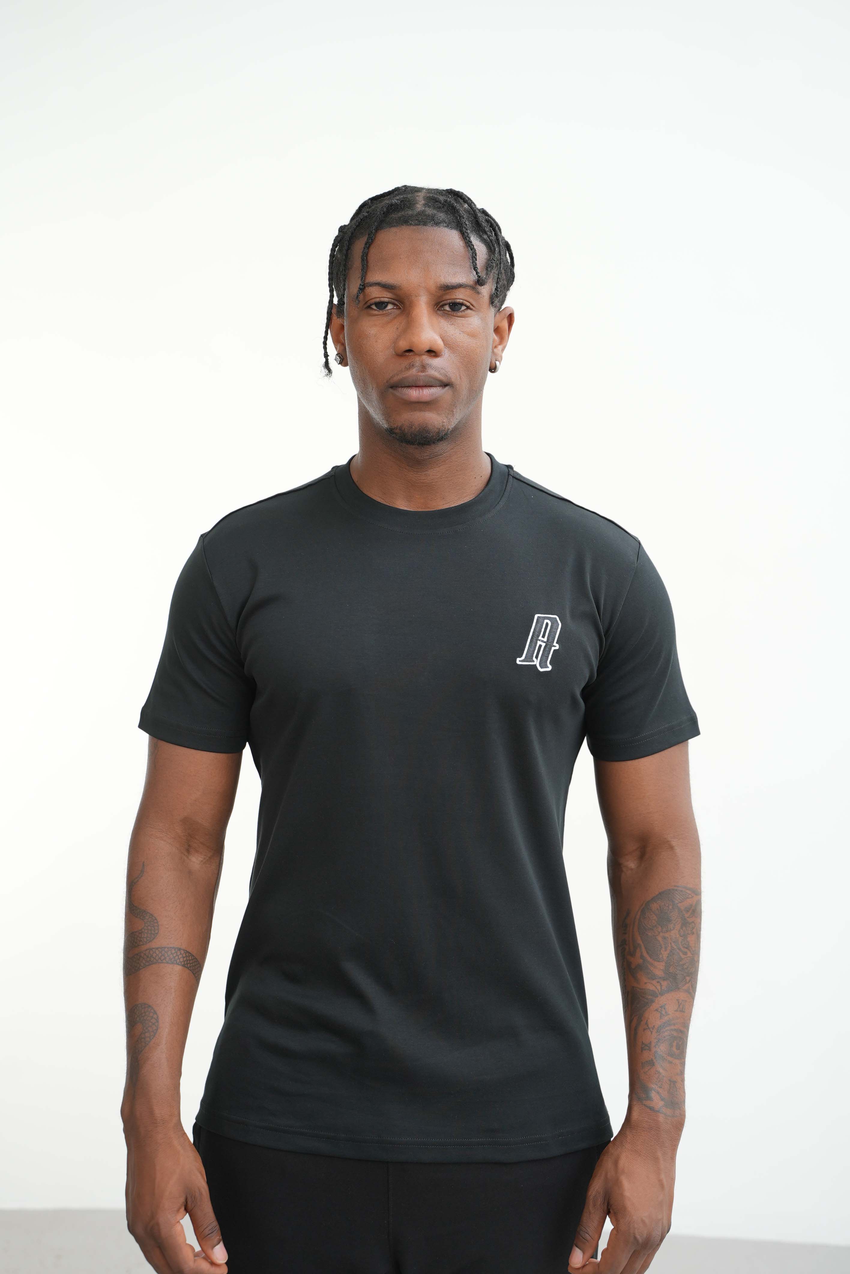 Amico embroidery luxury Tee Black - Image 7